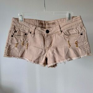 Wallflower Tan stretch low rise Short-Shorts. Size 7 Inseam 2"